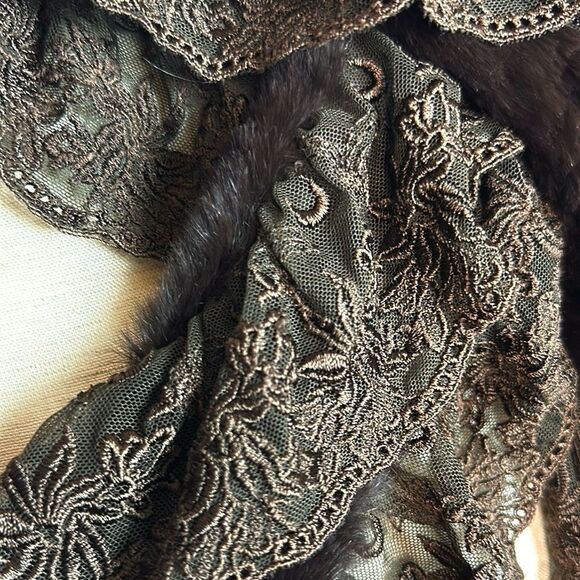 Linda Richards Luxury Lace and Rabbit Fur
Scarf Brown - Picture 5 of 9